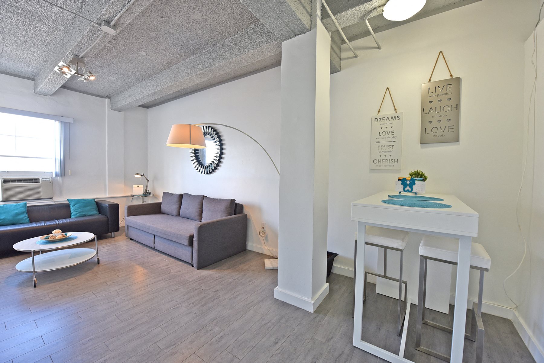 Gallery Photo 12